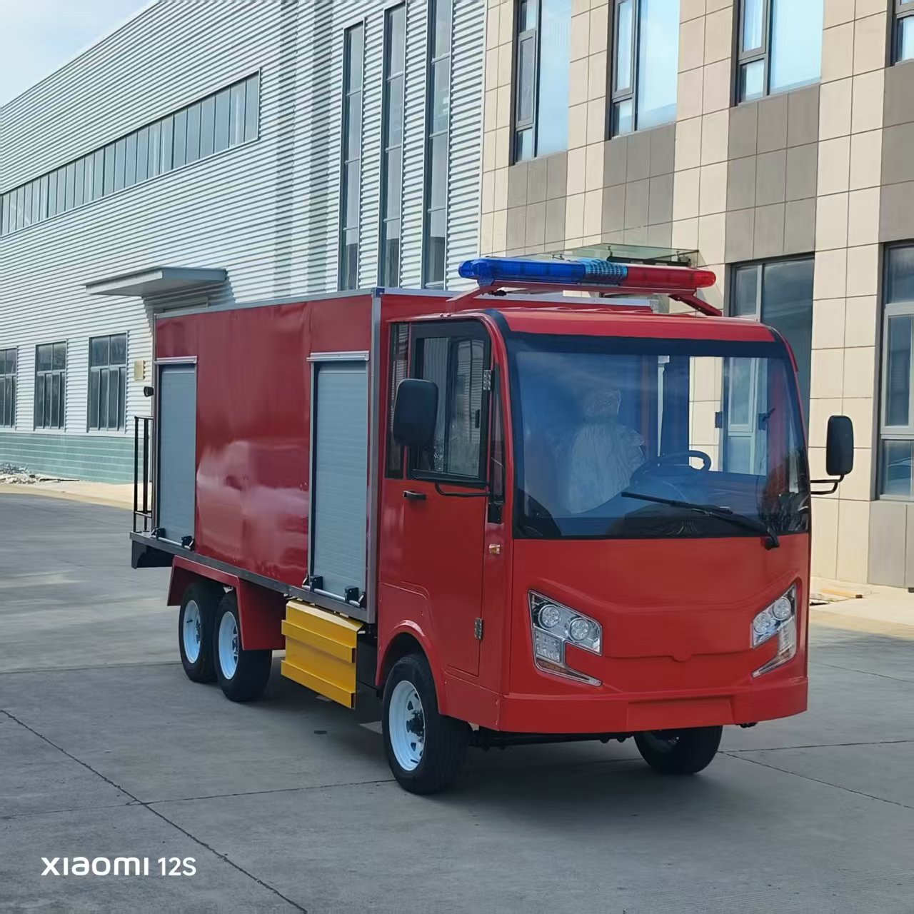 3吨泡沫电动消防车